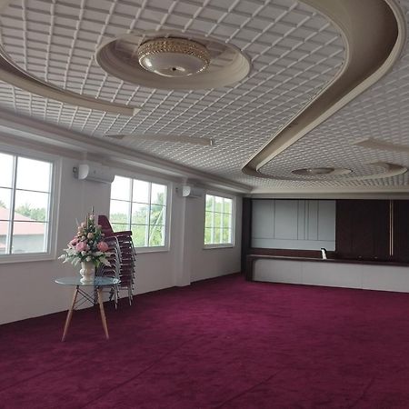 Maulidia Hotel Syariah & Convention Center Jambi Dış mekan fotoğraf